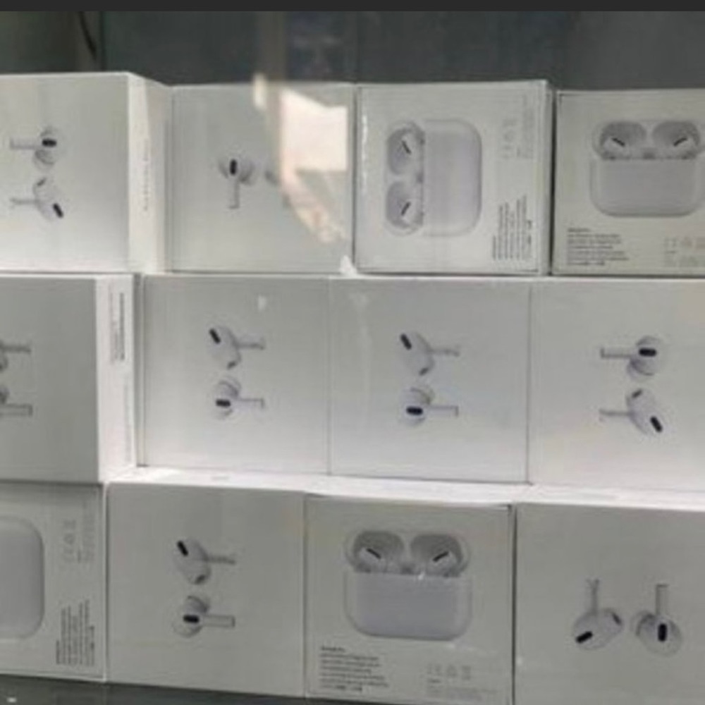 - A🐾pple 👣Air🕊Pods💯 Pro SCAM ALERT!!!!!